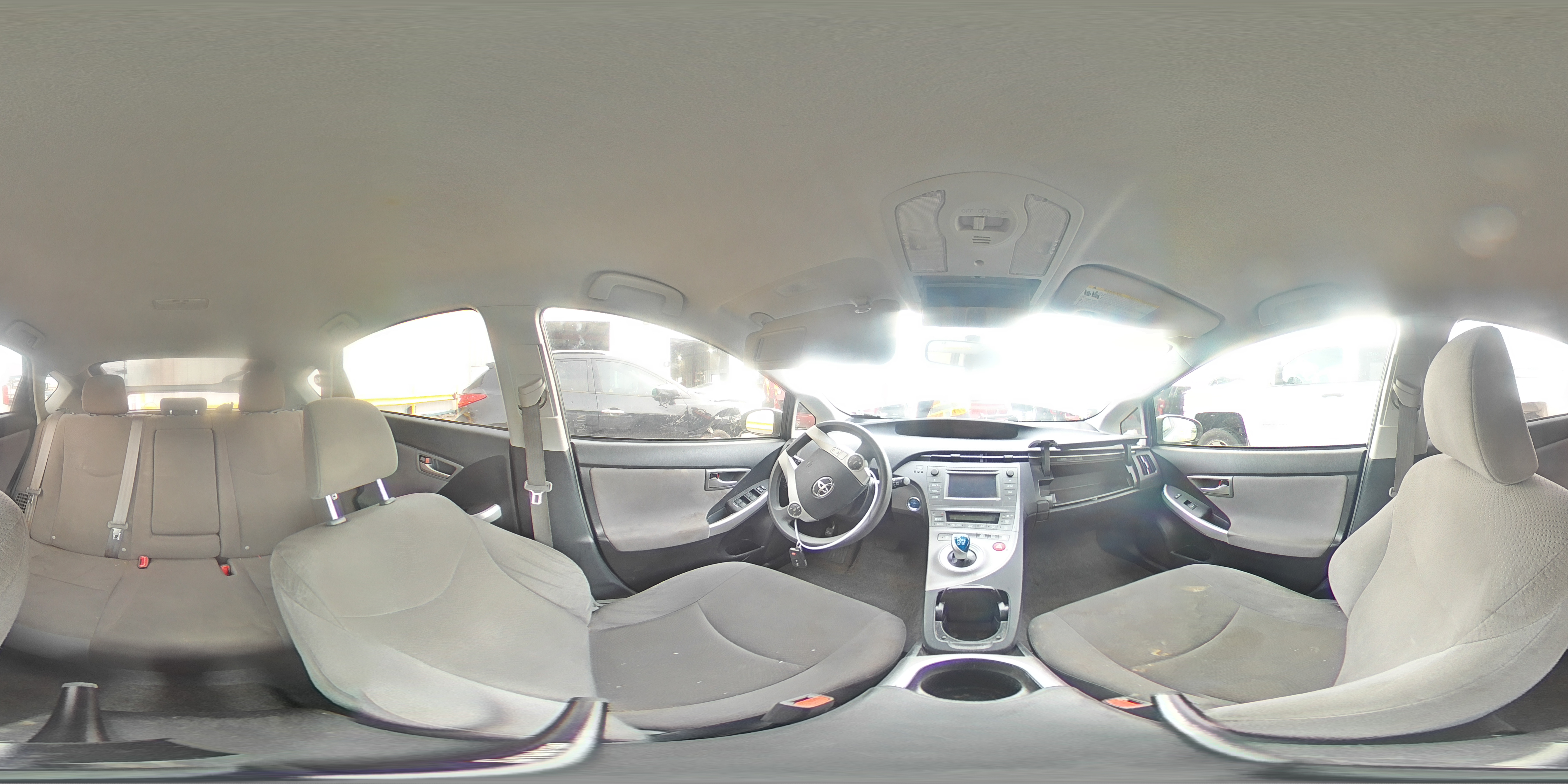 2015 Toyota Prius - Image 15