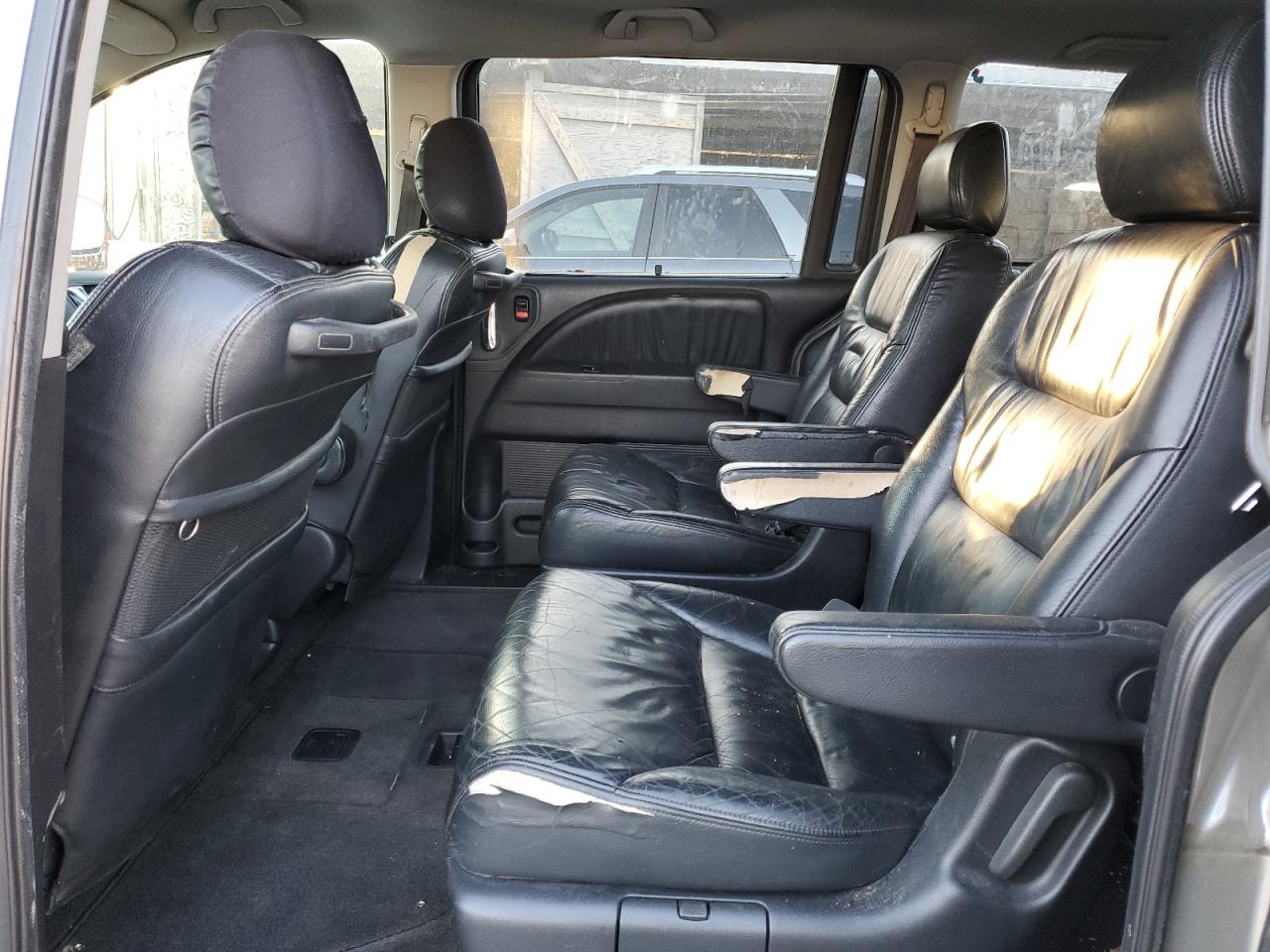 2005 Honda Odyssey - Image 11