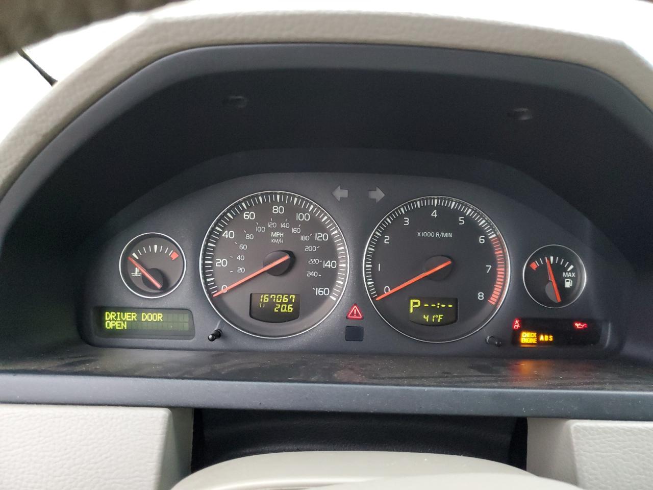 2004 Volvo XC90 - Image 9