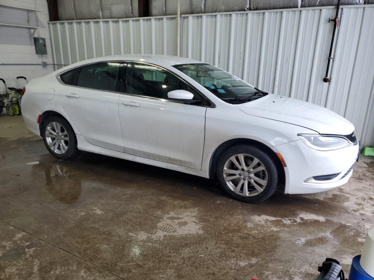 2016 Chrysler 200 - Image 4