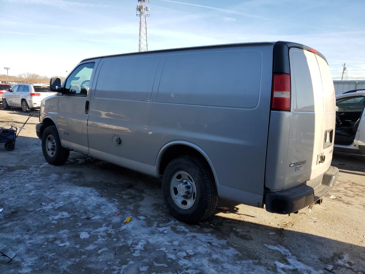 2006 Chevrolet Express - Image 2