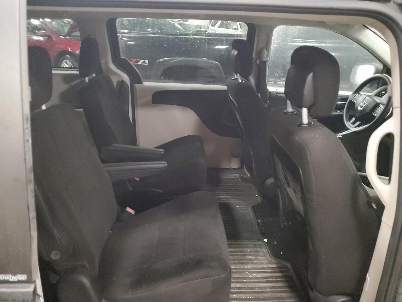 2012 Dodge Caravan - Image 11
