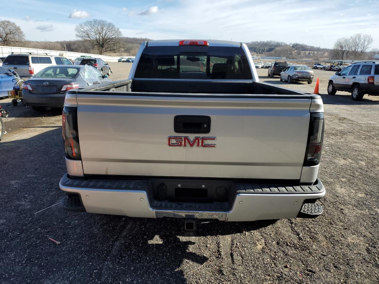 2017 GMC Sierra - Image 6