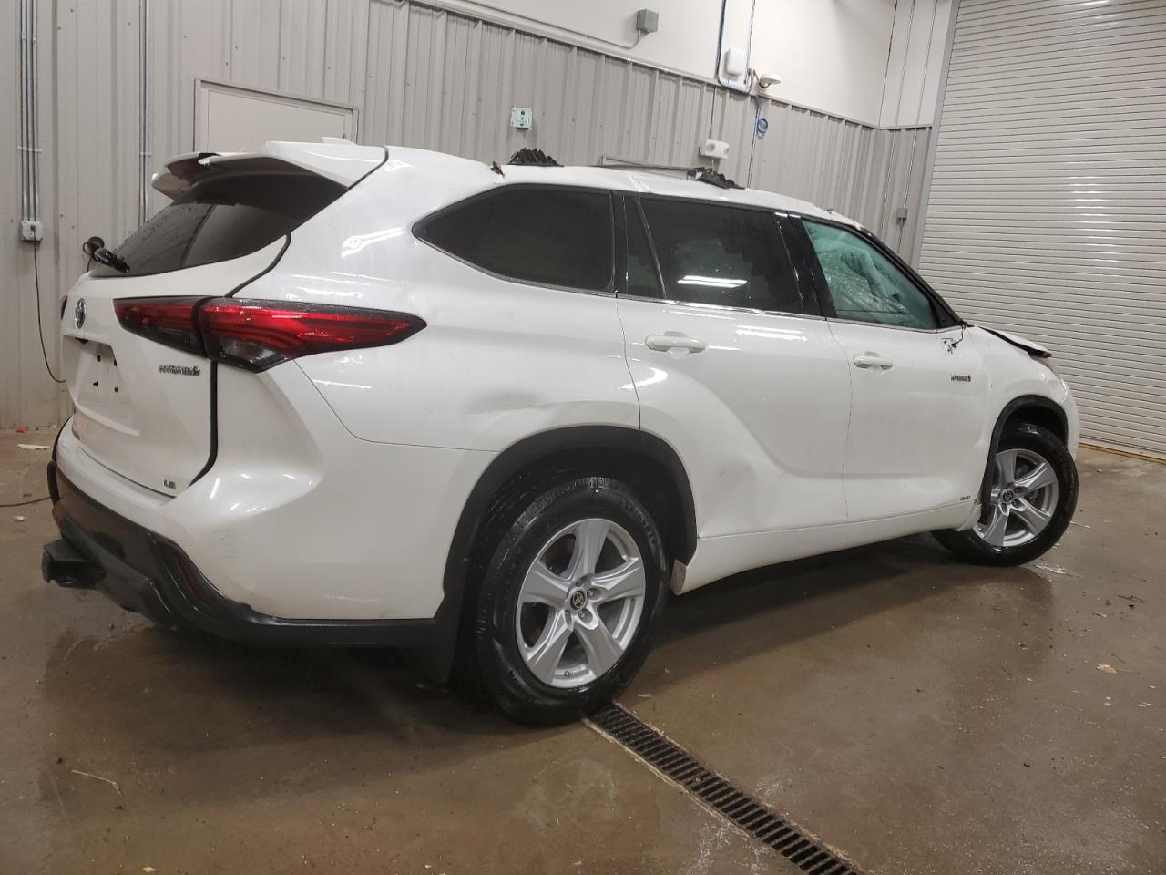 2020 Toyota Highlander - Image 3