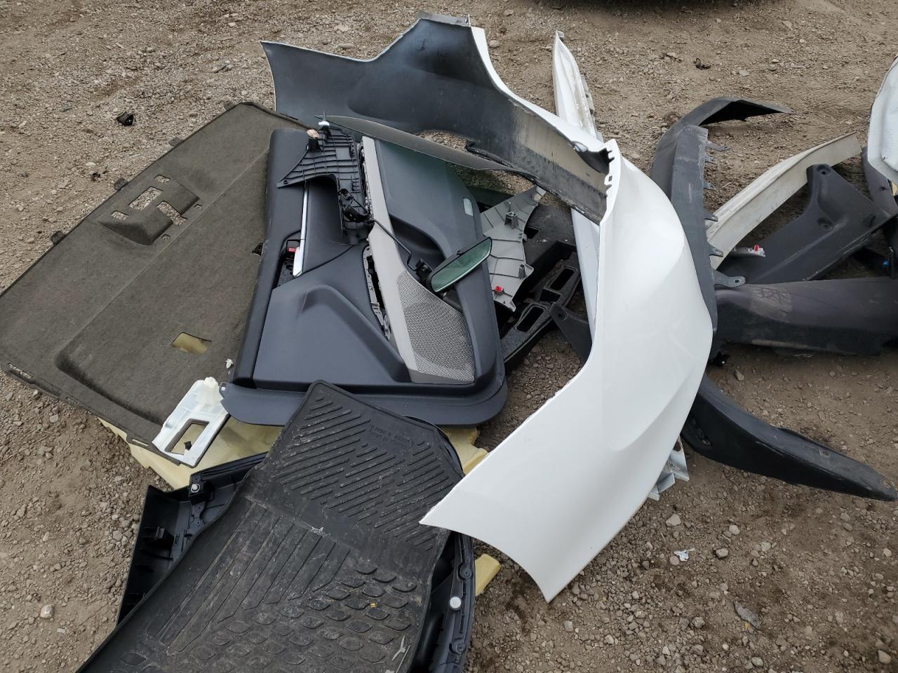 2019 Toyota Camry - Image 12