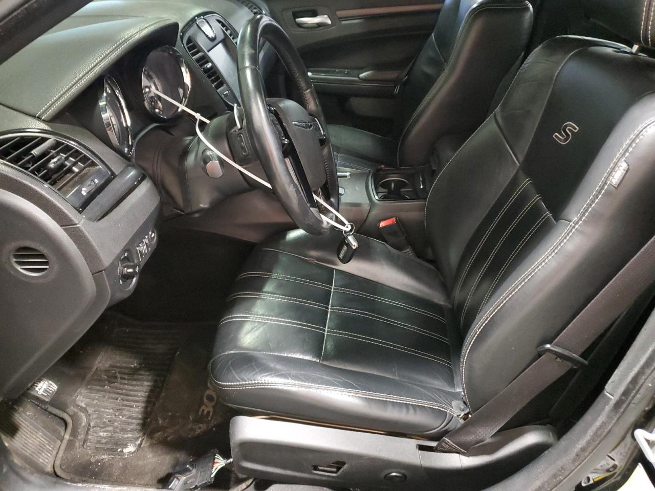 2014 Chrysler 300 - Image 7
