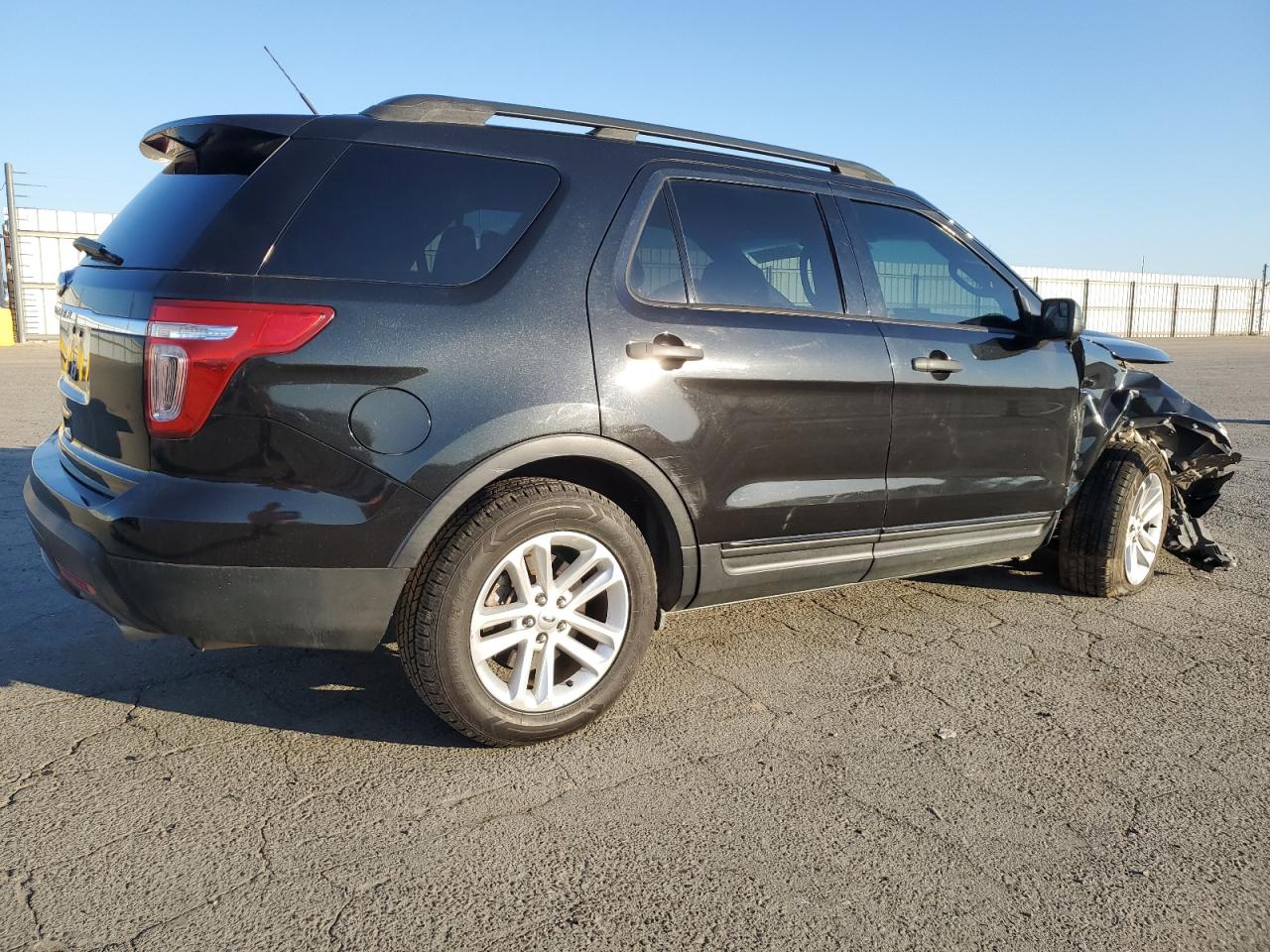 2015 Ford Explorer - Image 3