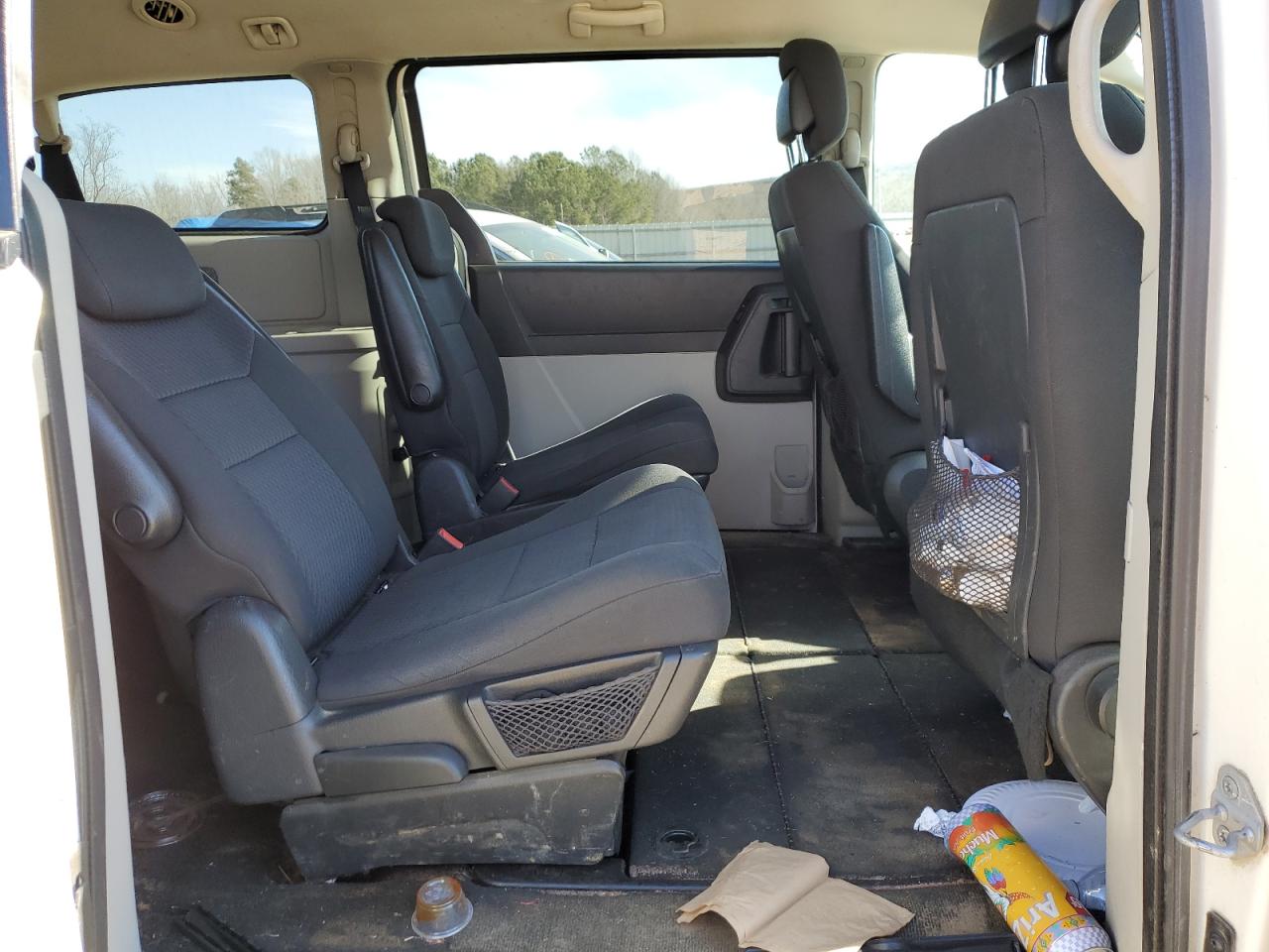 2010 Dodge Caravan - Image 11