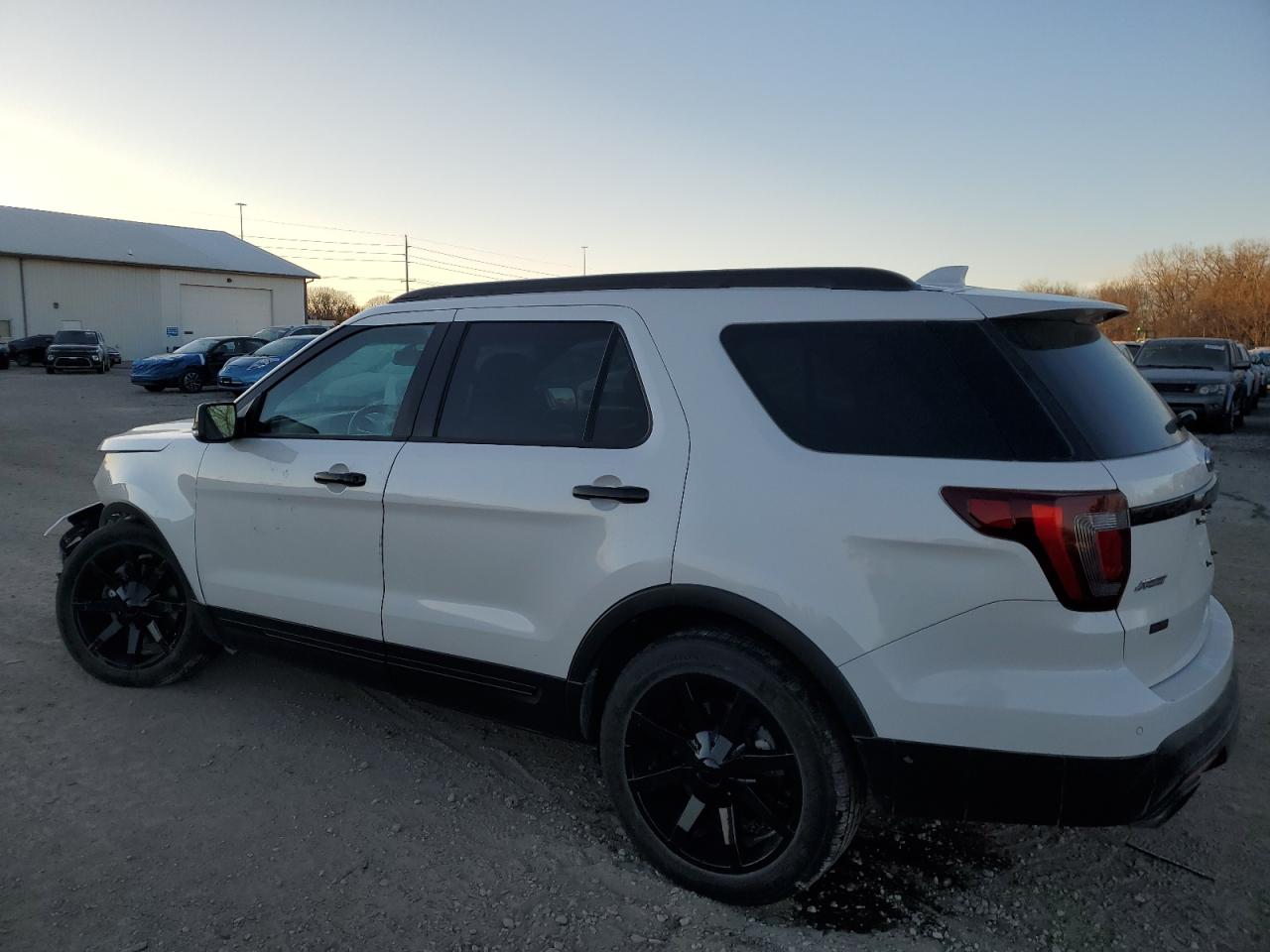 2016 Ford Explorer - Image 2