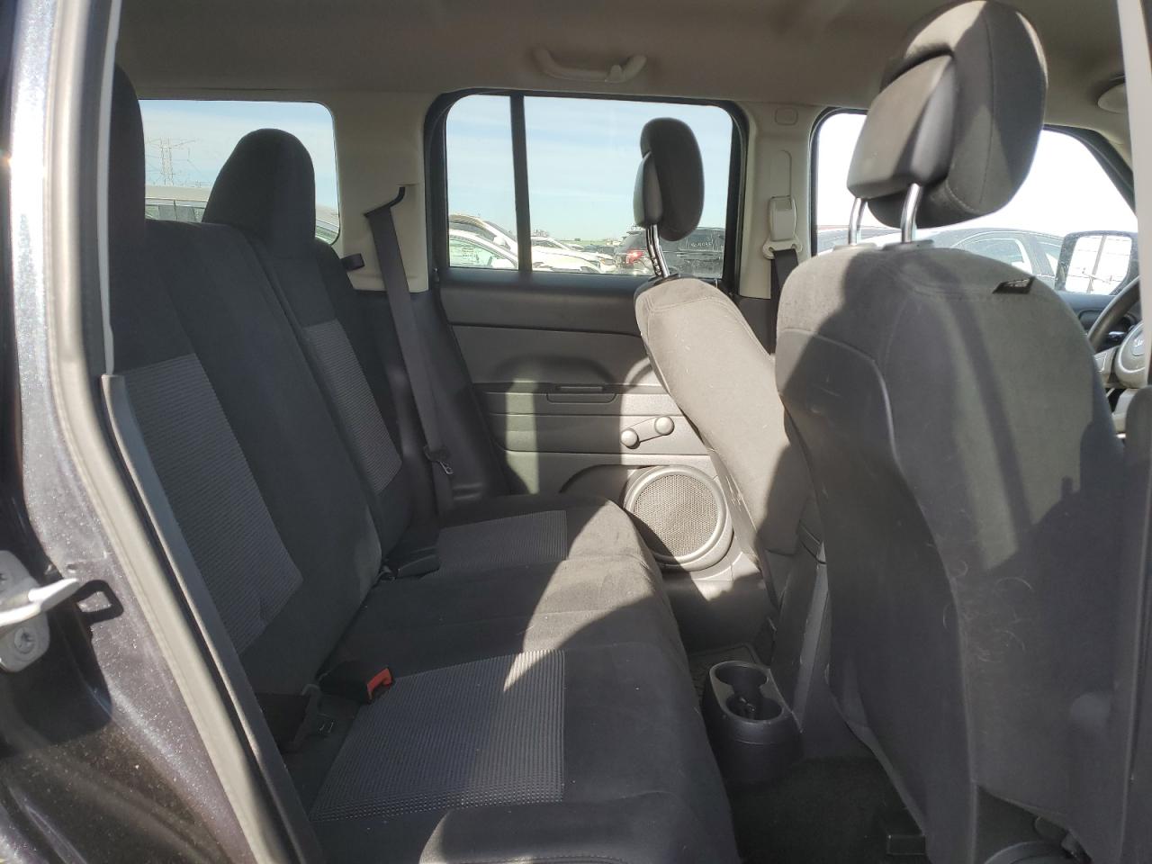 2014 Jeep Liberty (Patriot) - Image 10