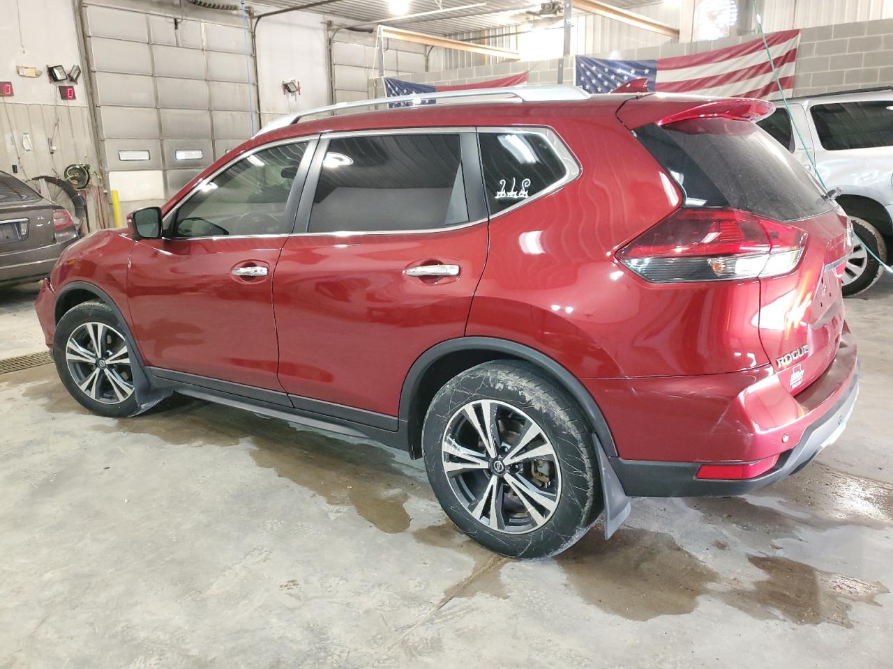 2019 Nissan Rogue - Image 2