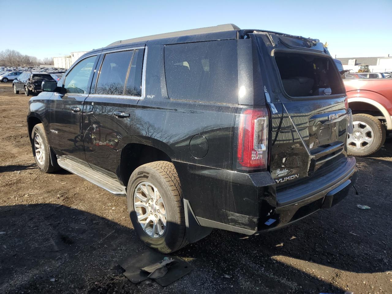 2015 GMC Yukon - Image 2