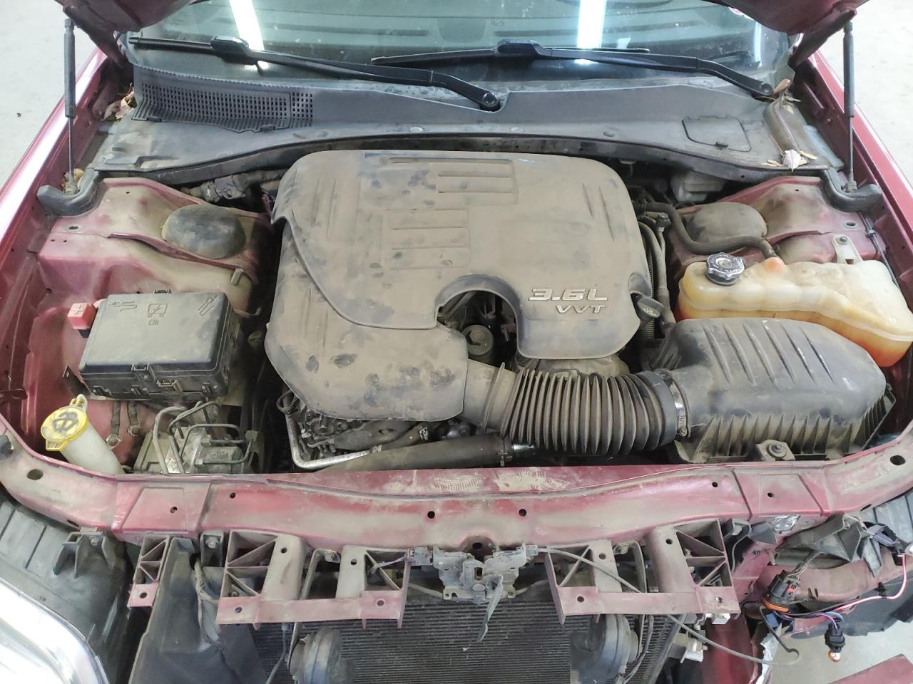 2013 Chrysler 300 - Image 13