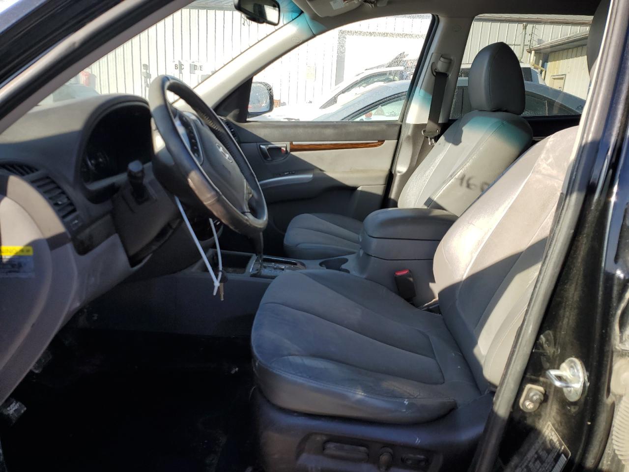 2010 Hyundai Santa Fe - Image 7