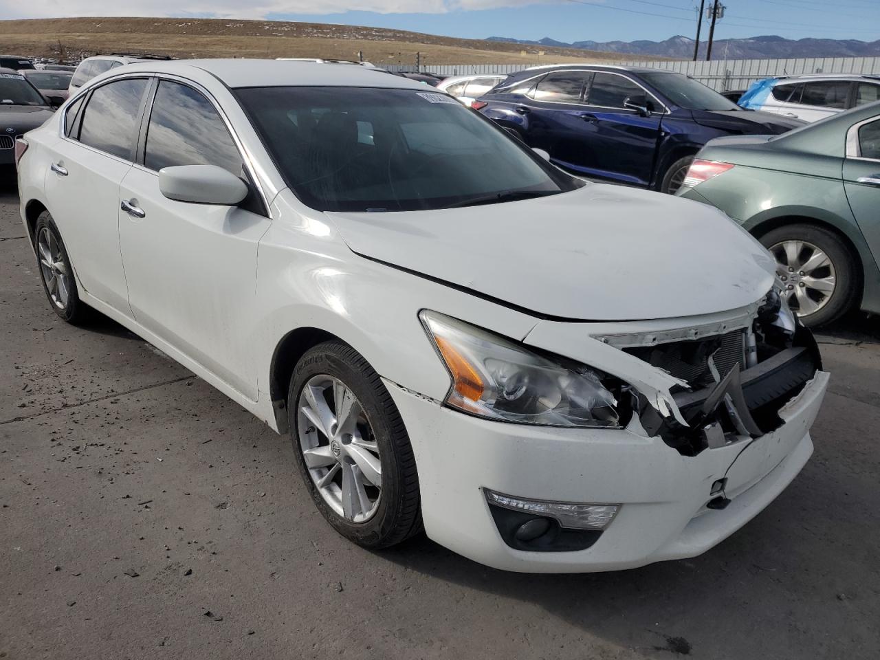2015 Nissan Altima - Image 4
