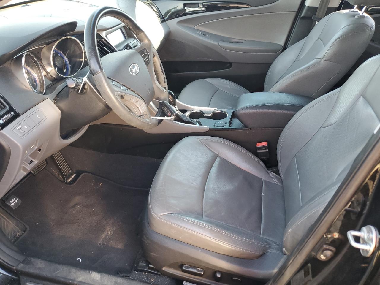 2011 Hyundai Sonata - Image 7