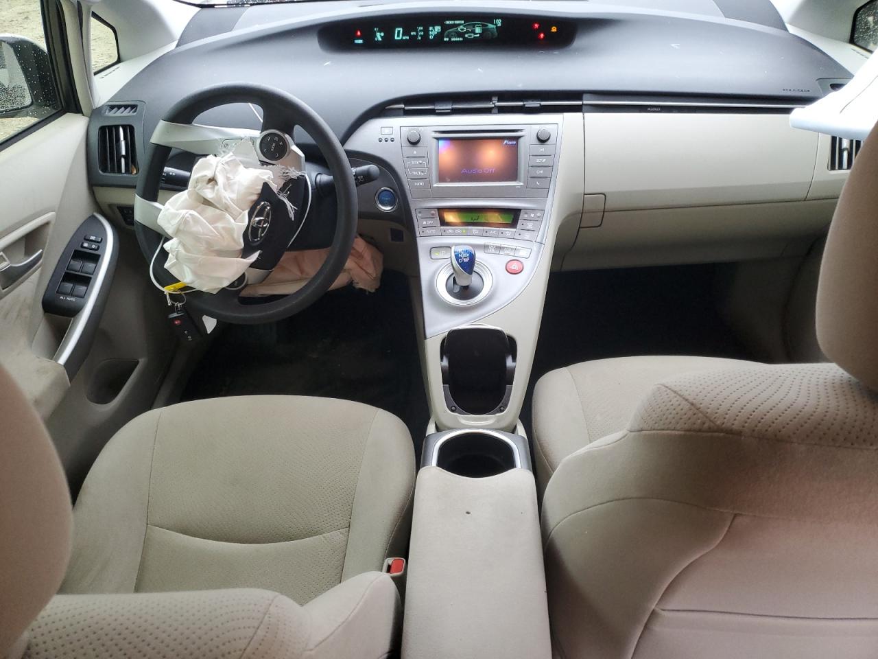 2015 Toyota Prius - Image 8