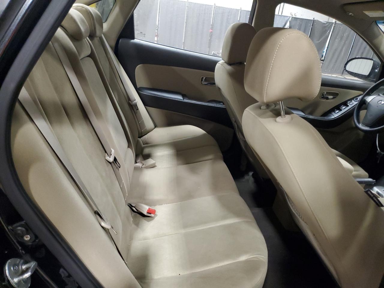 2010 Hyundai Elantra - Image 10