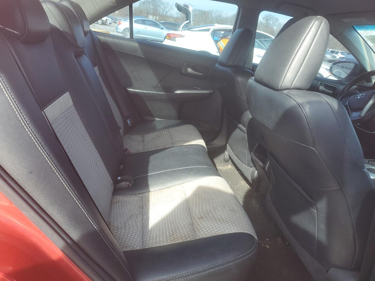 2014 Toyota Camry - Image 11