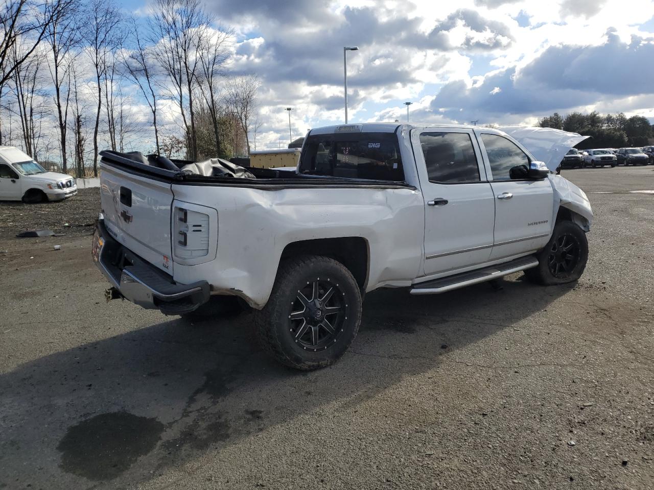 2014 Chevrolet Silverado - Image 3