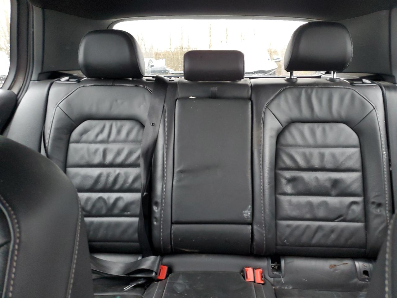 2016 Volkswagen Golf - Image 10