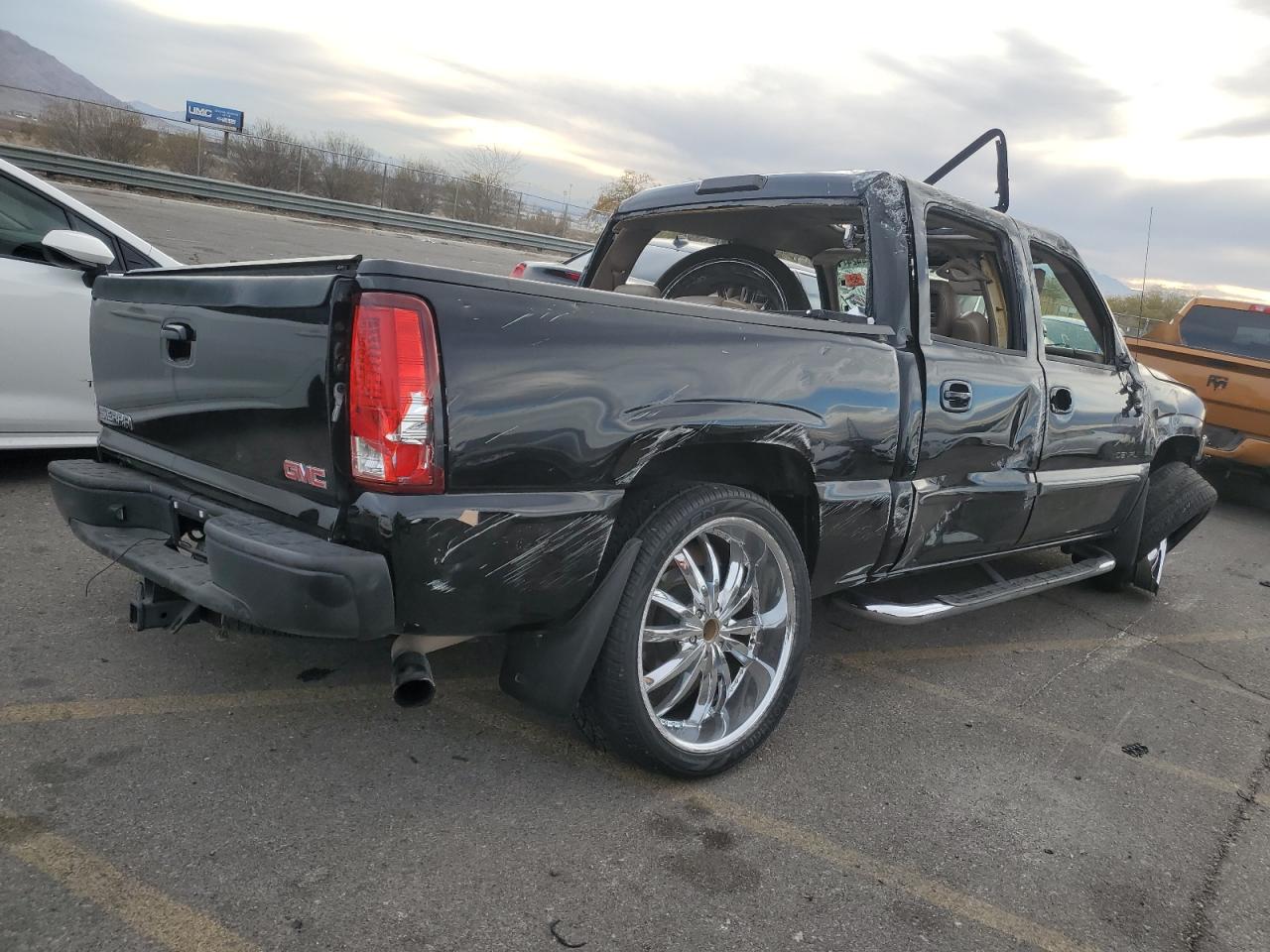 2006 GMC Sierra - Image 3