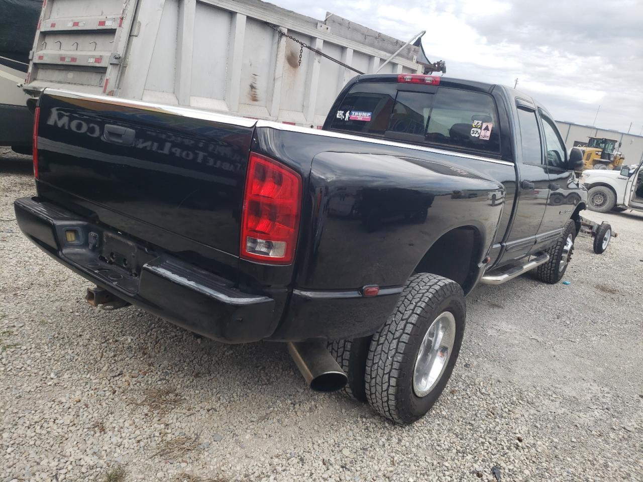 2005 Dodge RAM - Image 3