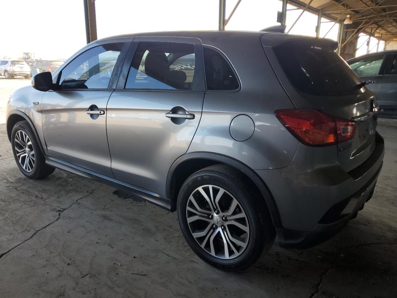 2018 Mitsubishi Outlander - Image 2