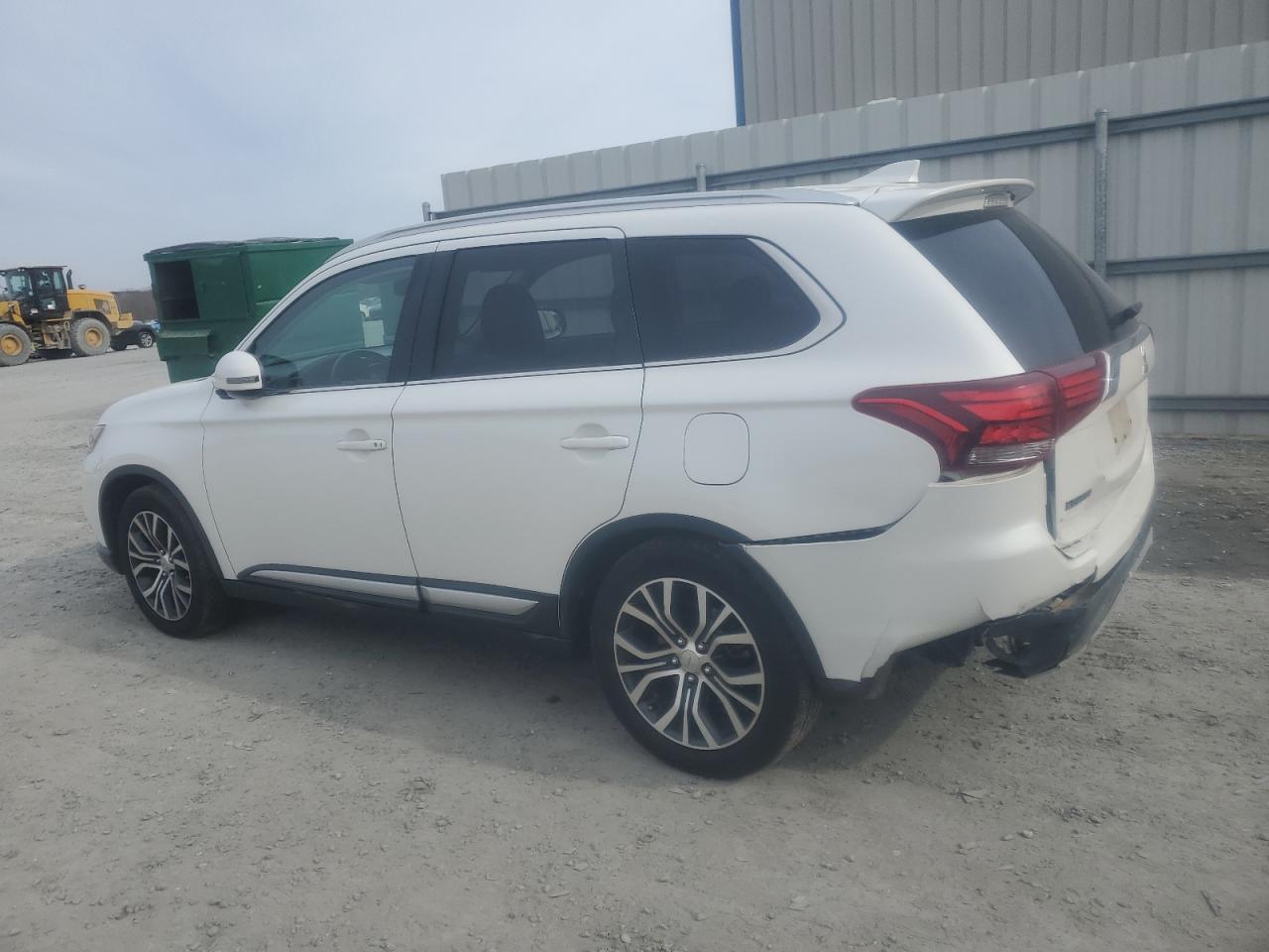 2017 Mitsubishi Outlander - Image 2