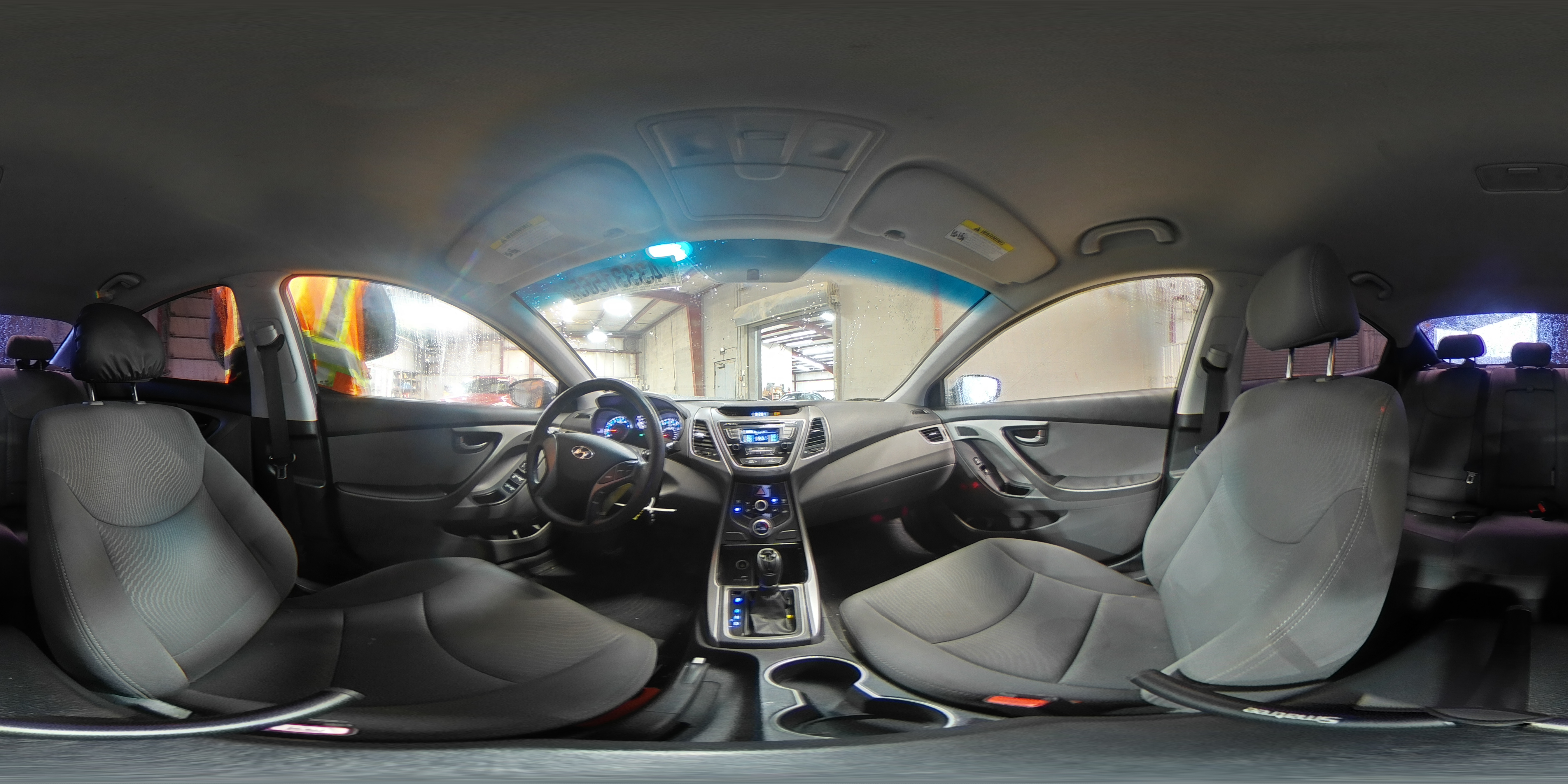 2016 Hyundai Elantra - Image 13