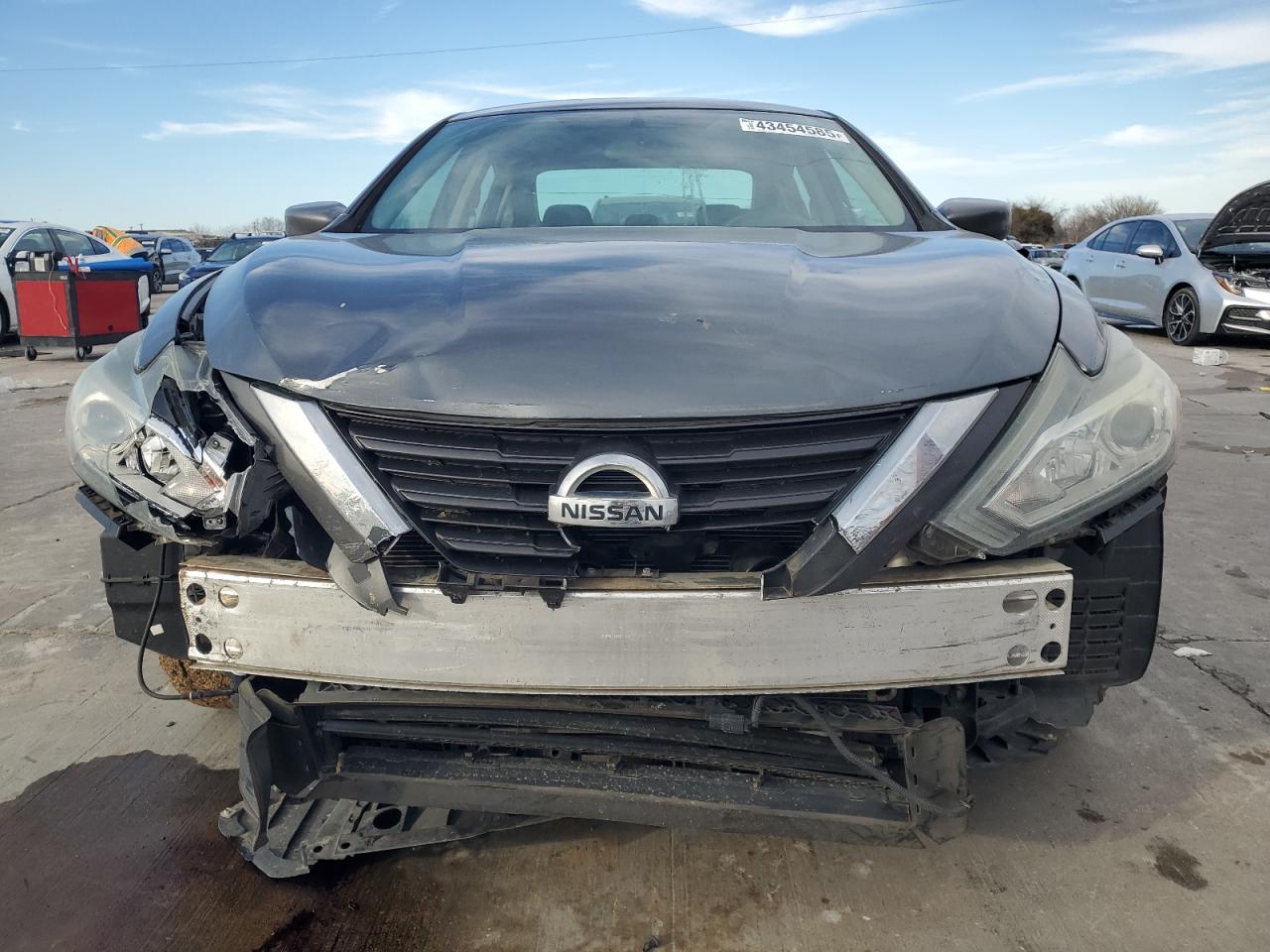 2016 Nissan Altima - Image 5
