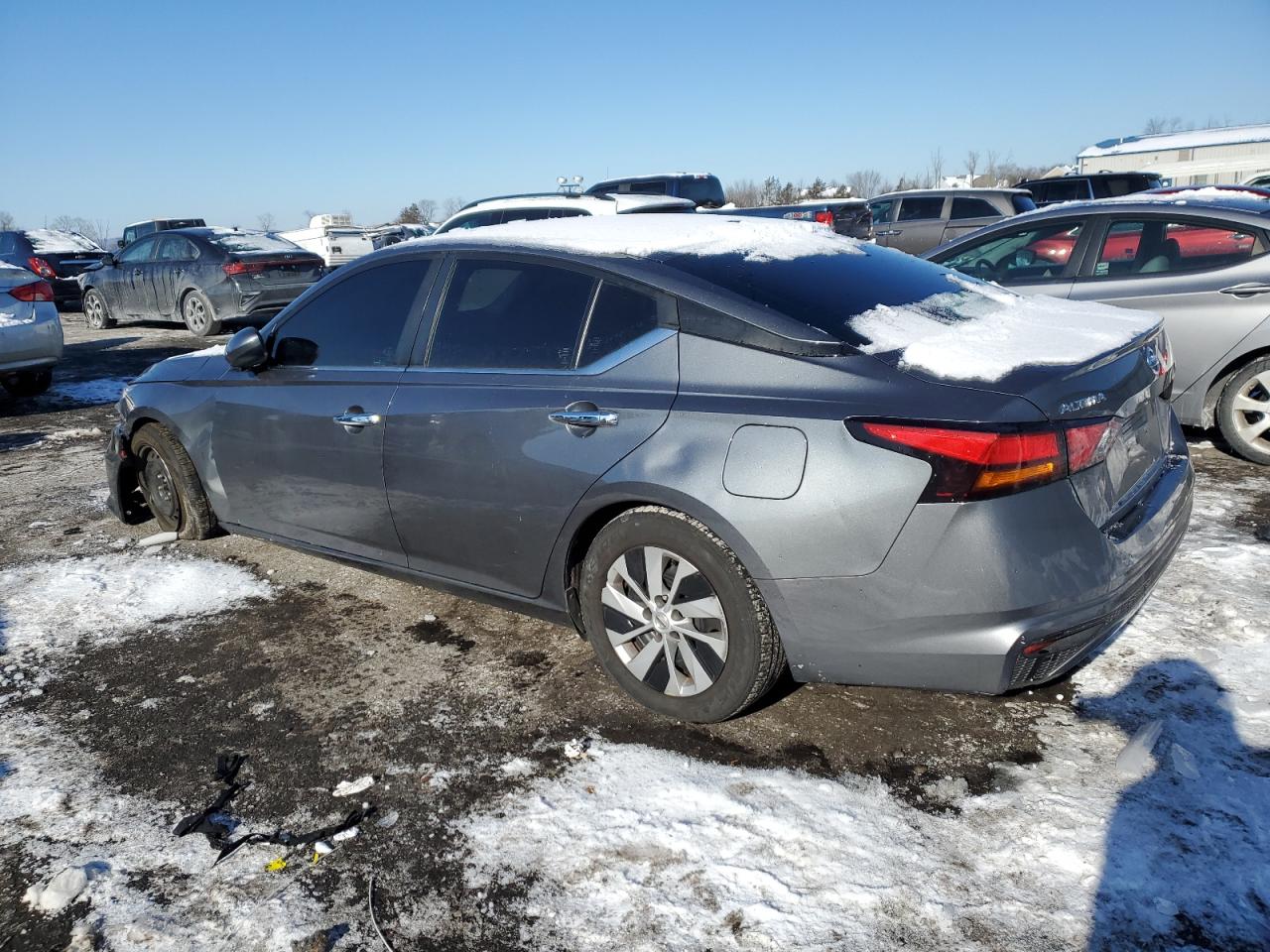 2019 Nissan Altima - Image 2