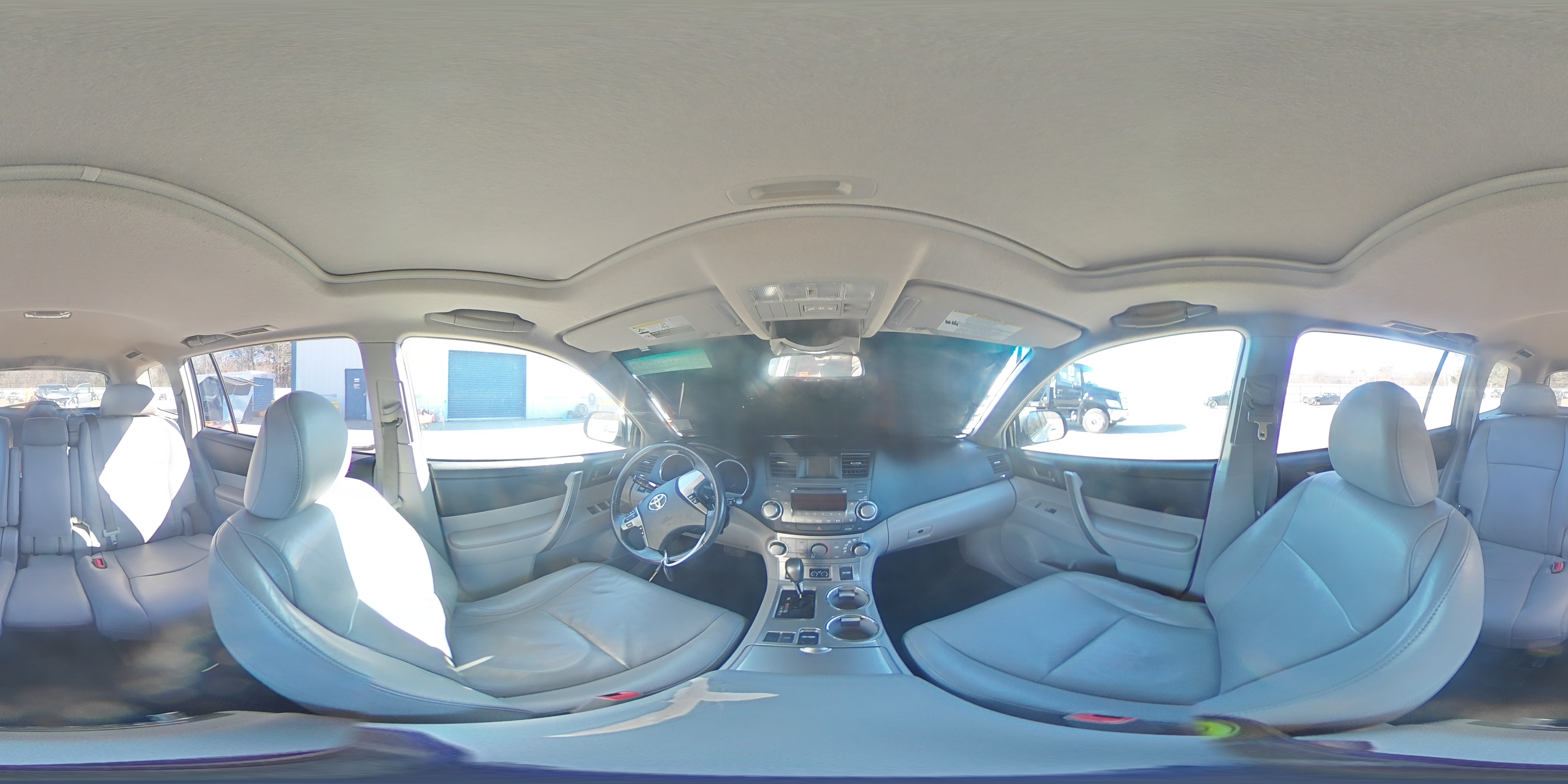 2012 Toyota Highlander - Image 13