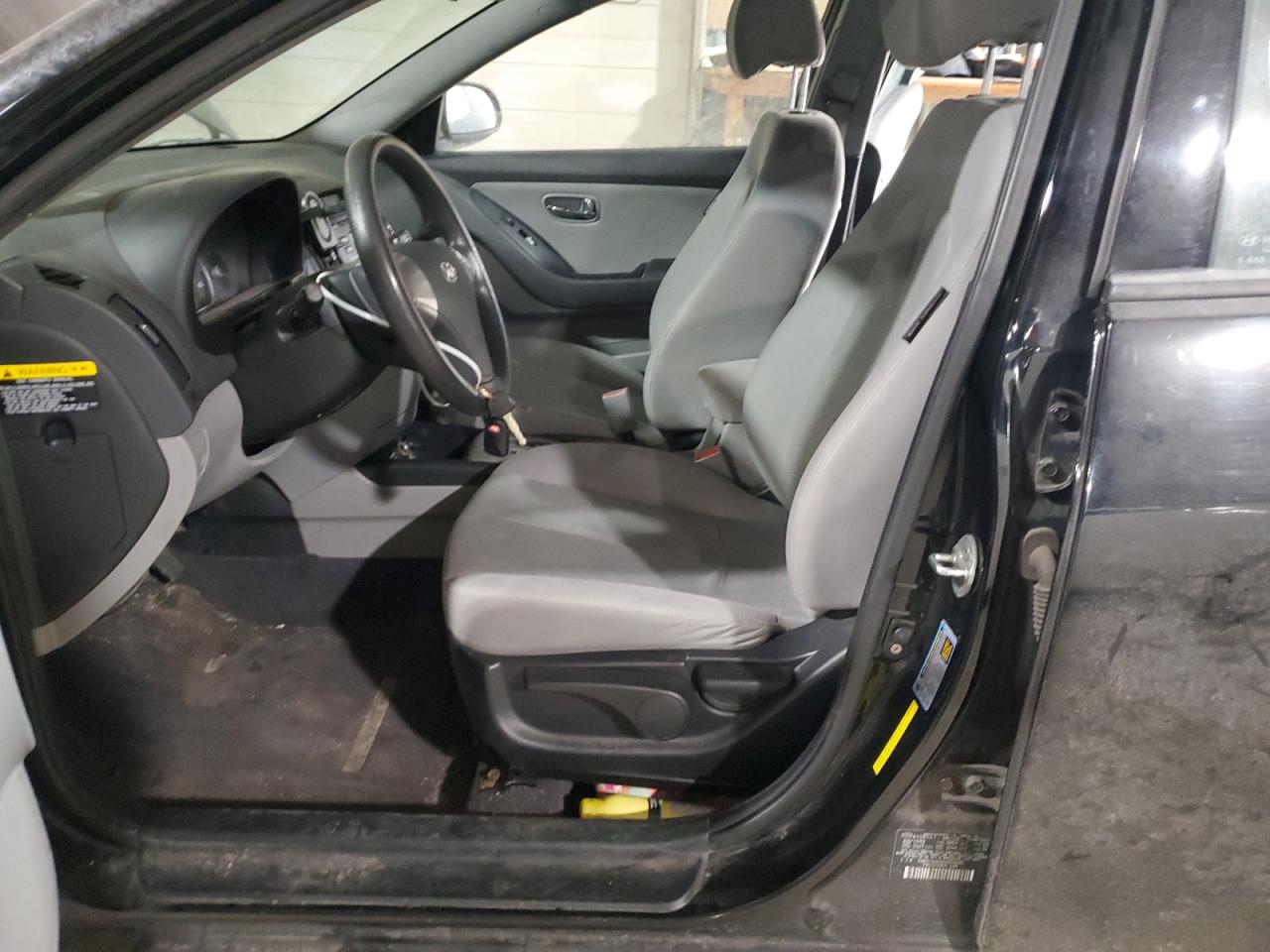 2010 Hyundai Elantra - Image 7