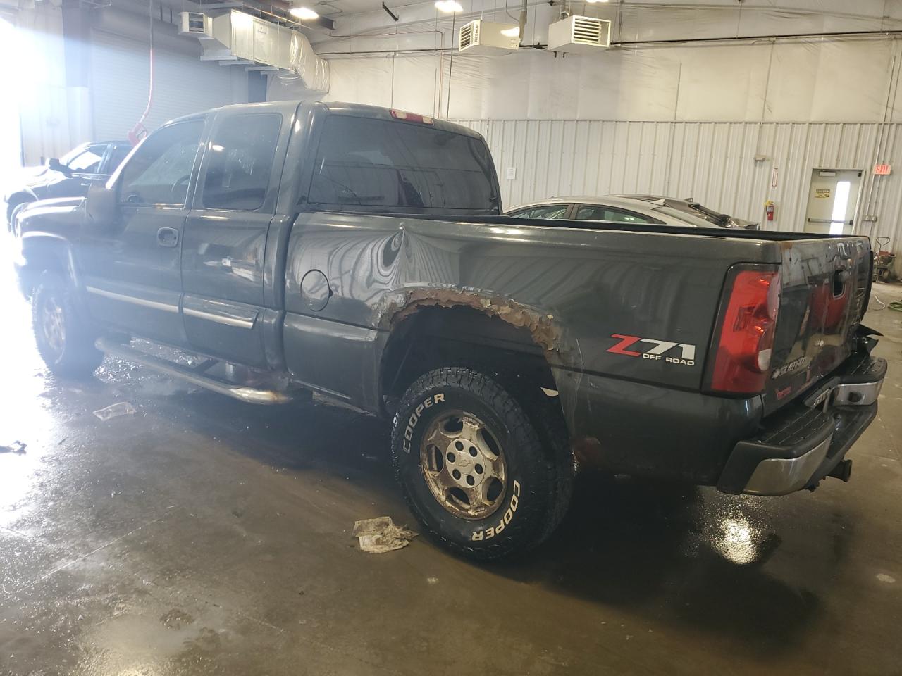 2004 Chevrolet Silverado - Image 2