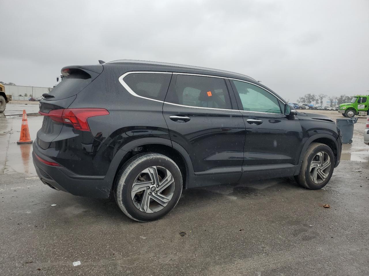 2023 Hyundai Santa Fe - Image 3