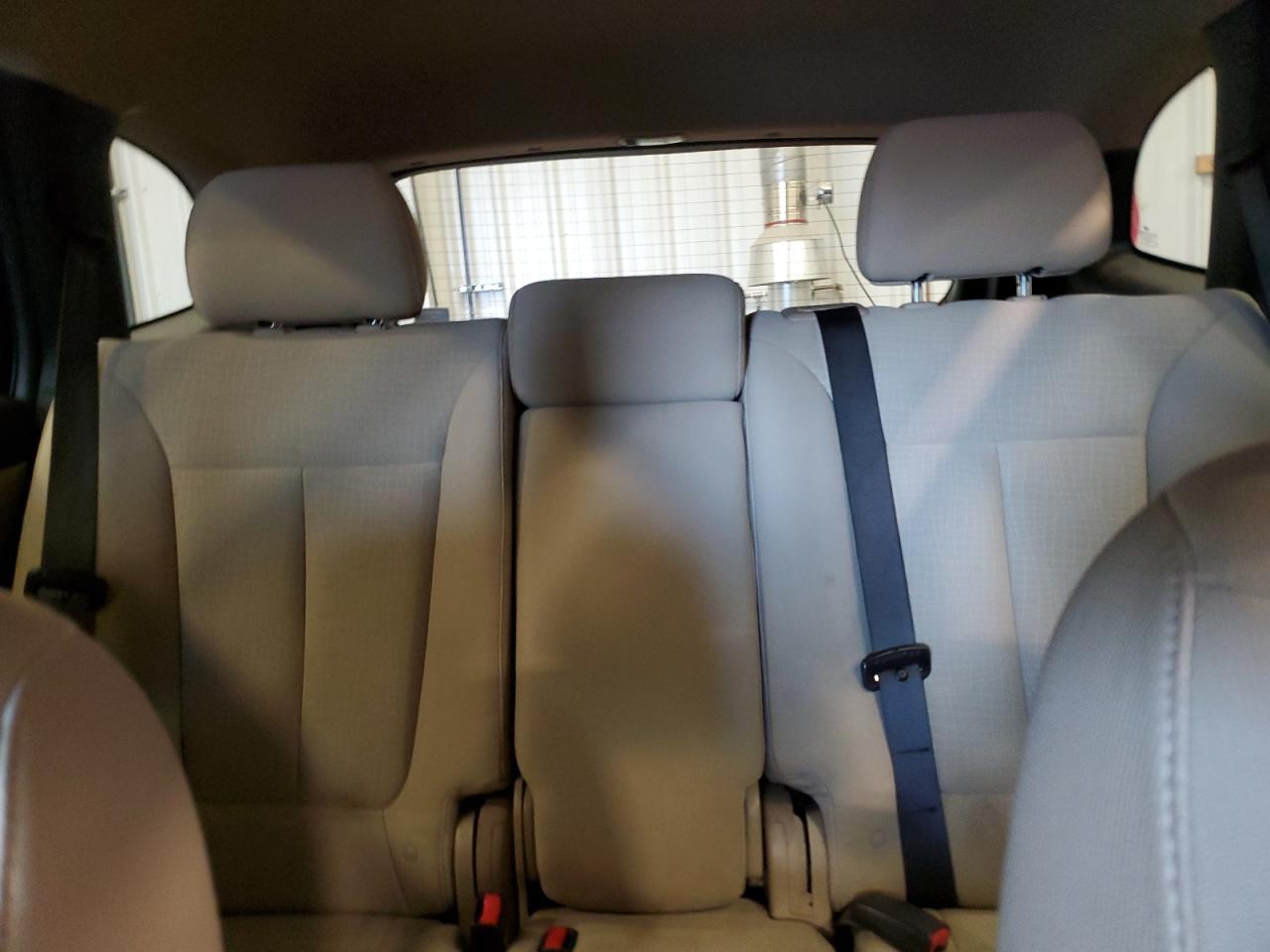 2011 Hyundai Santa Fe - Image 10