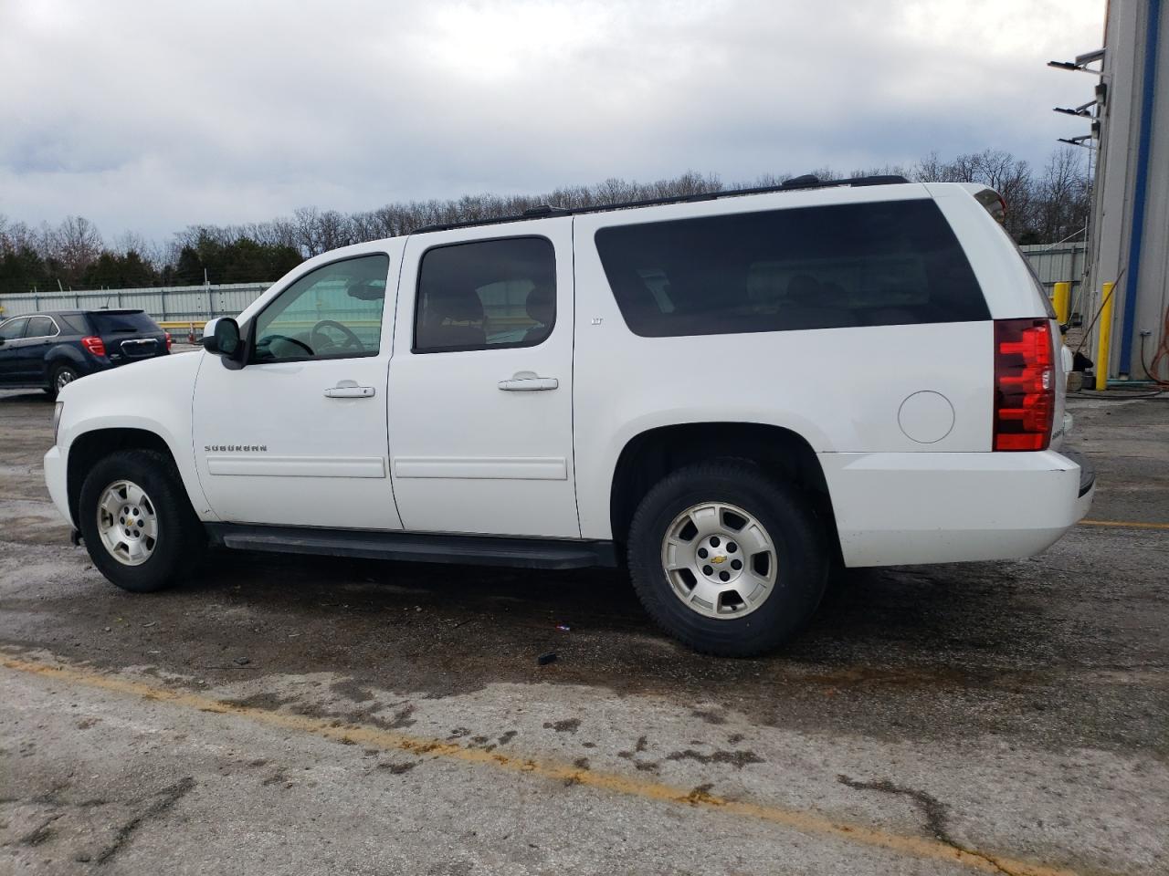 2013 Chevrolet Suburban - Image 2