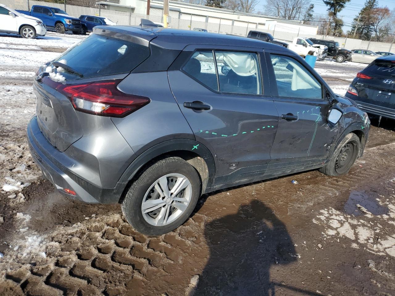 2024 Nissan Kicks - Image 3