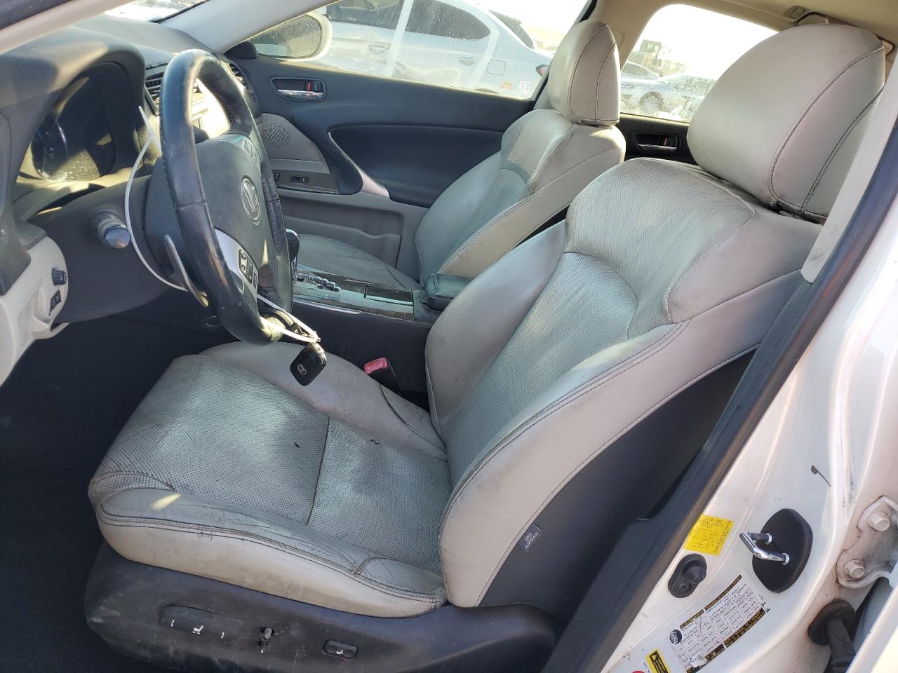2011 Lexus IS - Image 7
