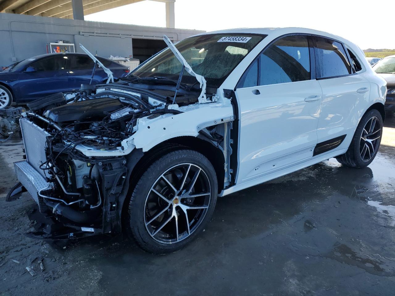2024 Porsche Macan - Image 1
