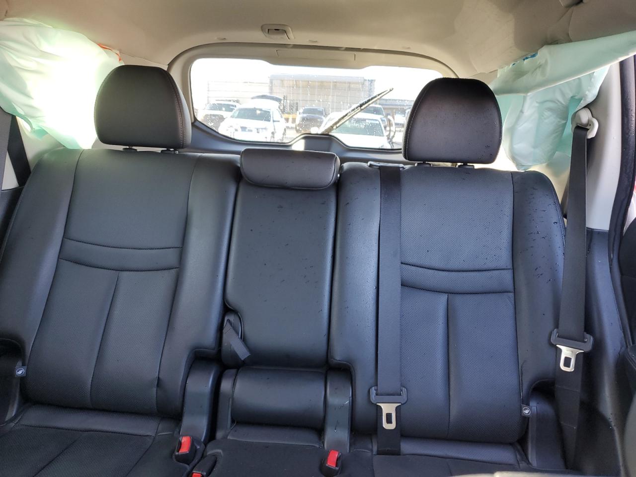 2016 Nissan Rogue - Image 10