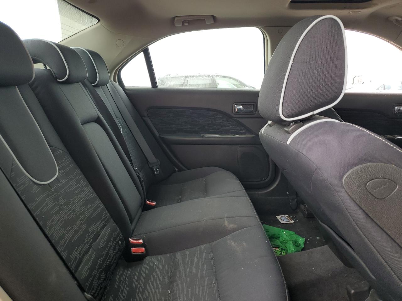 2010 Ford Fusion - Image 10