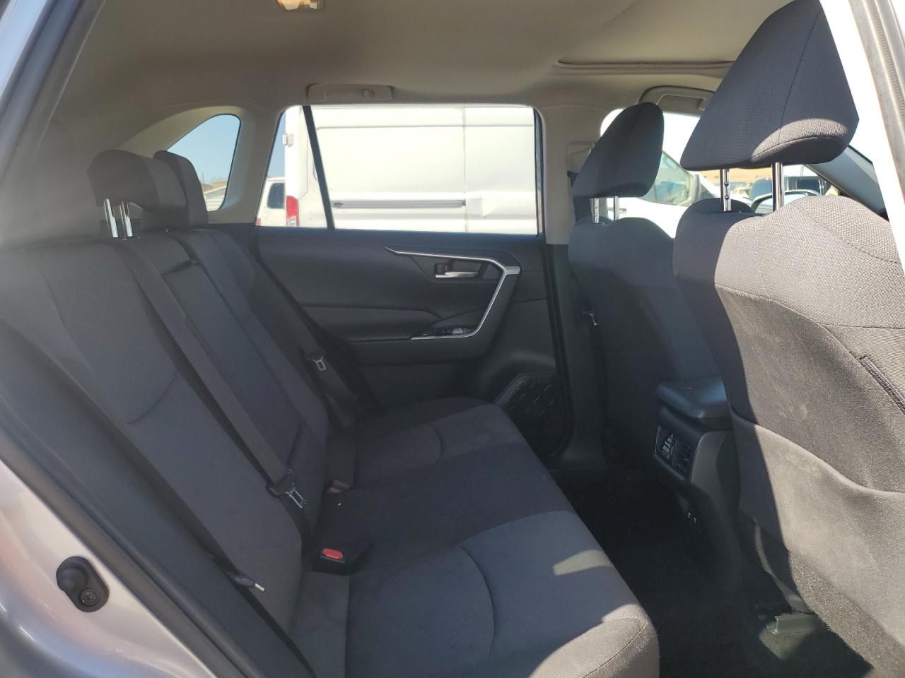 2020 Toyota RAV 4 - Image 11