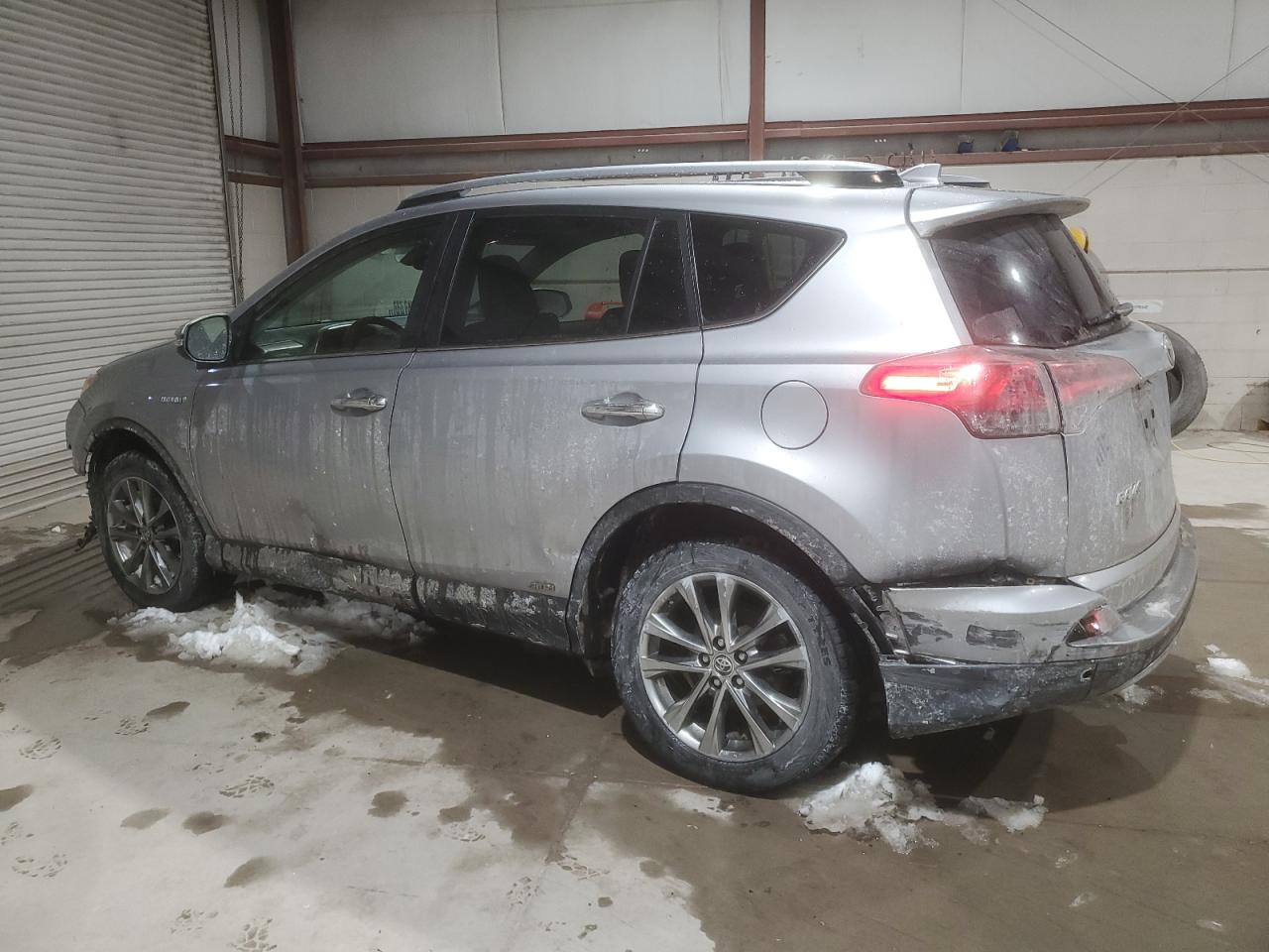 2017 Toyota RAV 4 - Image 2