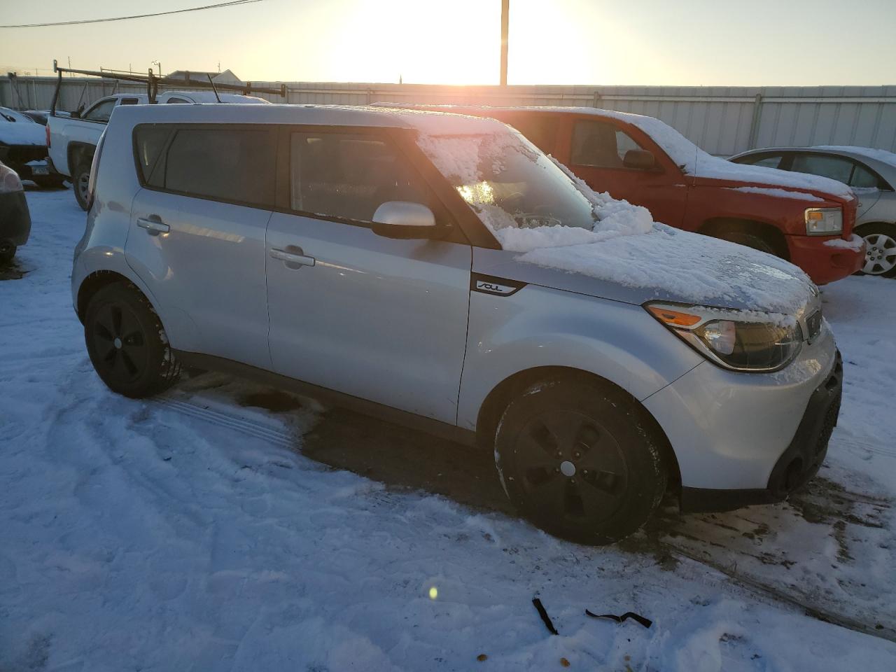 VIN KNDJN2A28F7809828 2015 KIA SOUL no.4