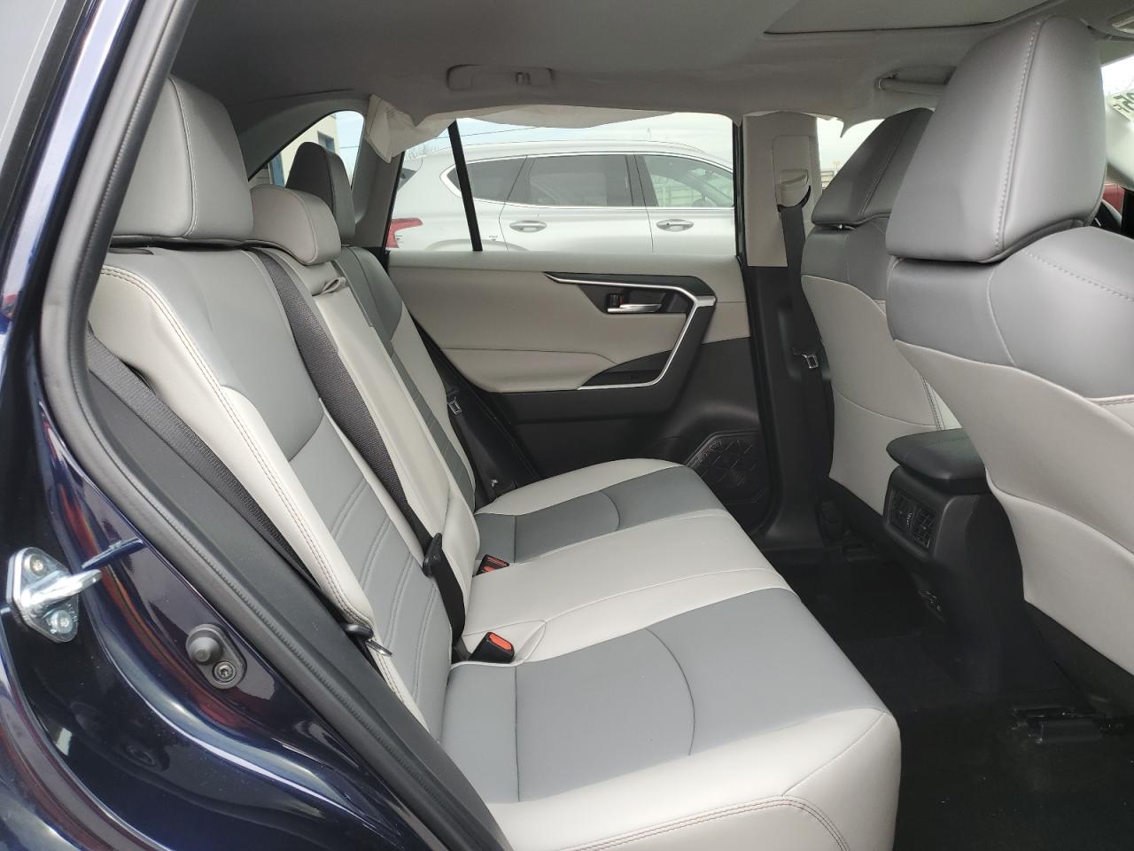 2024 Toyota RAV 4 - Image 11