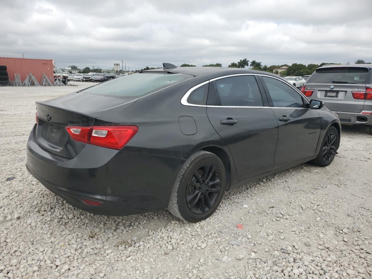 VIN 1G1ZD5ST9JF146940 2018 CHEVROLET MALIBU no.3