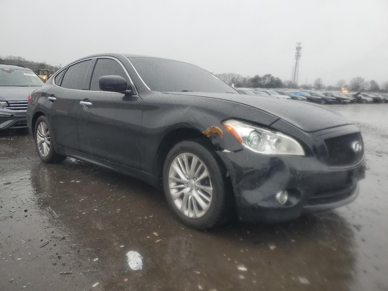 2012 Infiniti M - Image 4