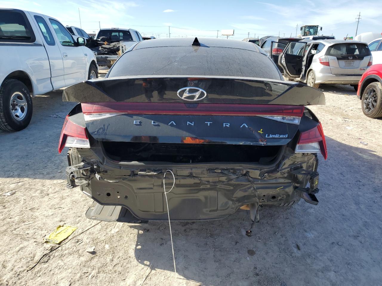 2021 Hyundai Elantra - Image 6